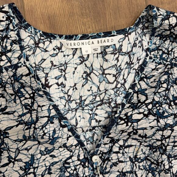 Veronica Beard Joi Abstract Print Flutter Sleeve Blouse in Navy Blue size 12 - Picture 7 of 10